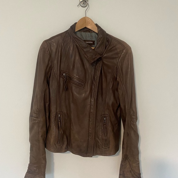 Buttery brown leather jacket in size M by Danier Leather - Picture 3 of 3